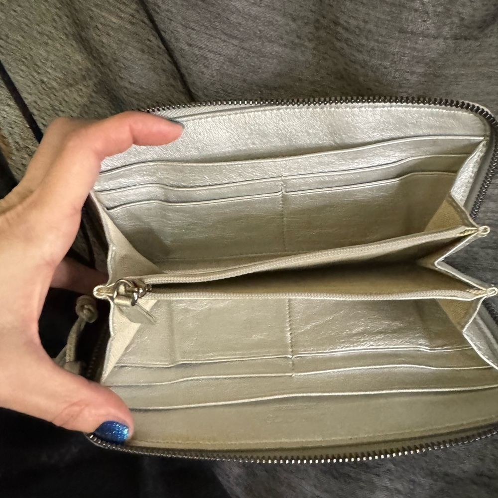 Jimmy Choo Silver Star-Embossed Women's Wallet Clutch - Picture 11 of 16